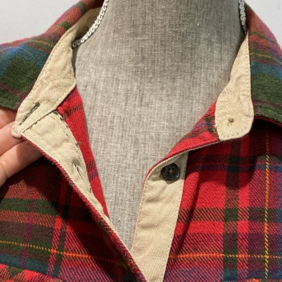 Roots red and green plaid button-down shirt Size Medium - Picture 12 of 16